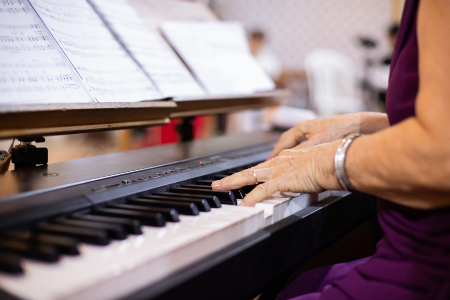 Aula de piano no IEM Foto Lígia Rizério